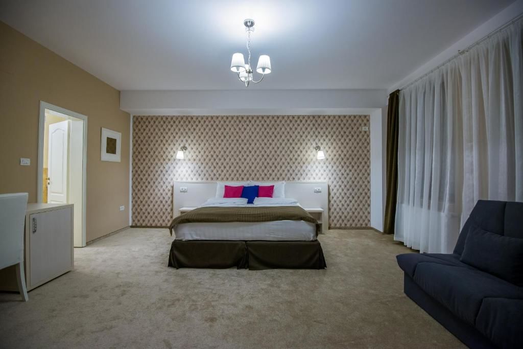 Гостевой дом Pensiunea Holiday Villa Брашов-55