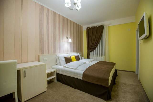 Гостевой дом Pensiunea Holiday Villa Брашов-12