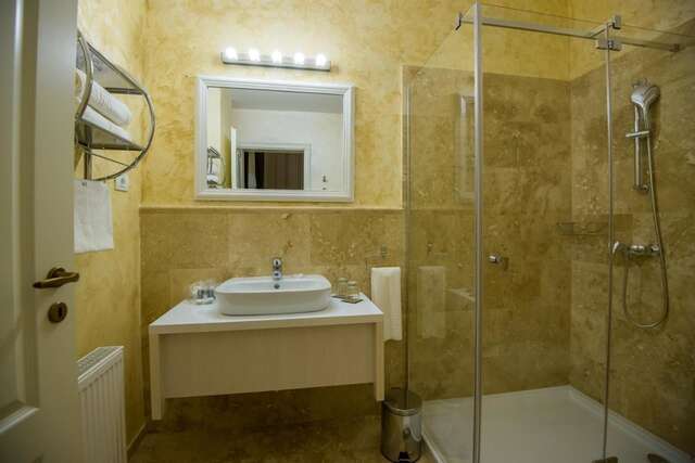 Гостевой дом Pensiunea Holiday Villa Брашов-15